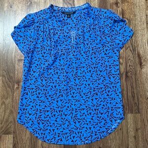 41Hawthorn Small Women's Blouse Blue and Purple Leafy Floral Size XS